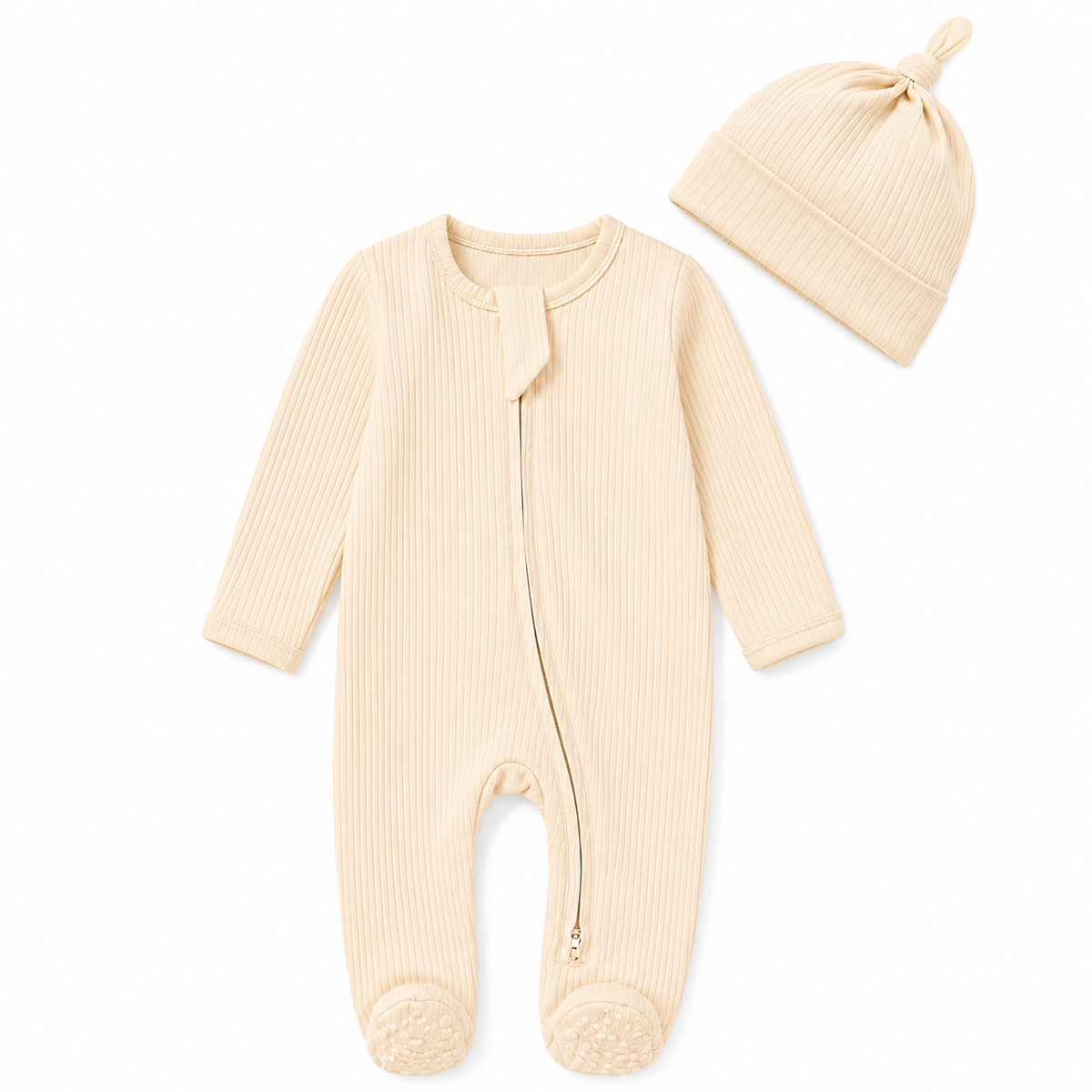 Milo & Mae zip-romper in ivoor, met bijpassend mutsje