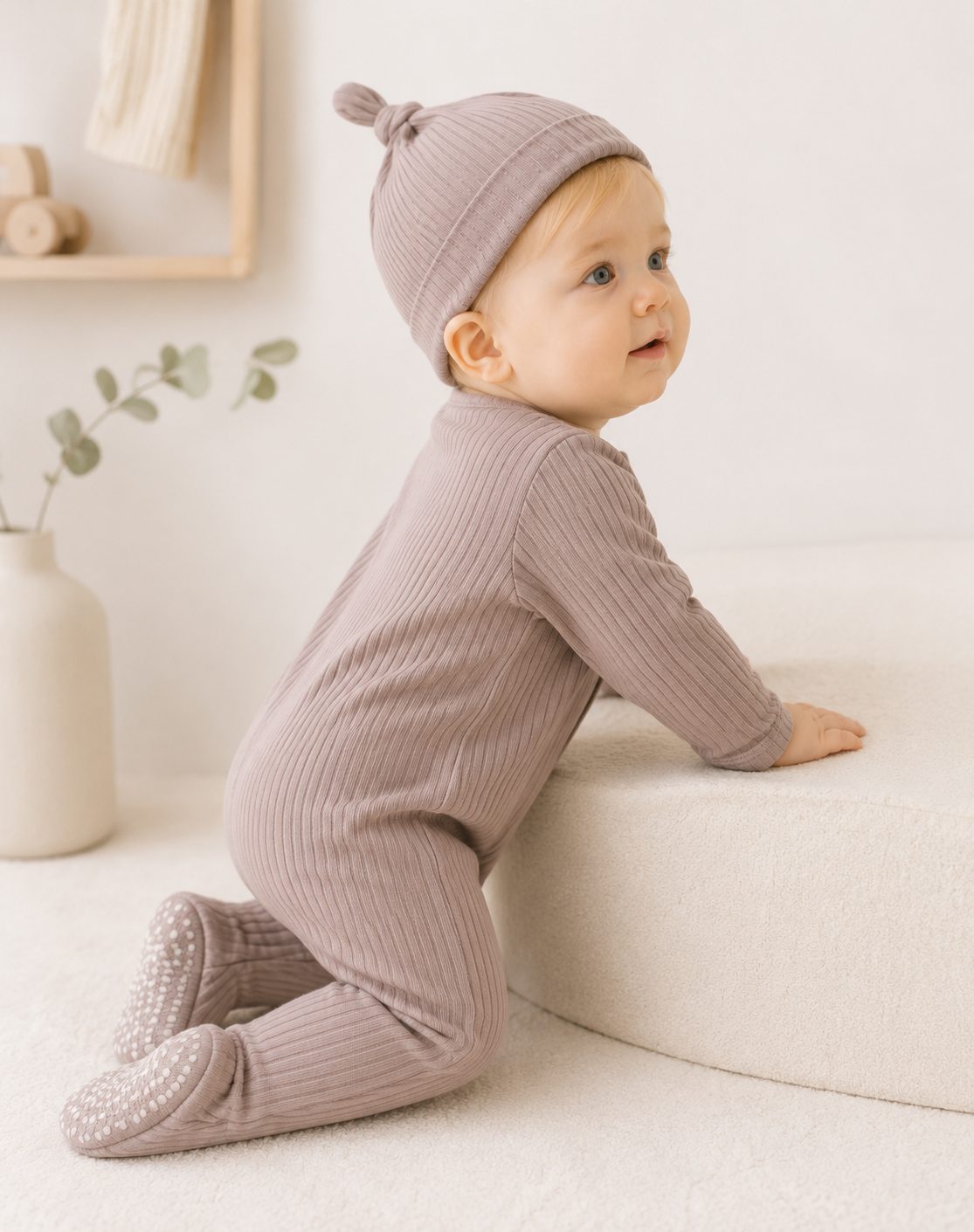 Baby in Milo & Mae set, taupe